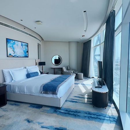 Century Marina Hotel - Lusail Kültér fotó A bedroom at the hotel