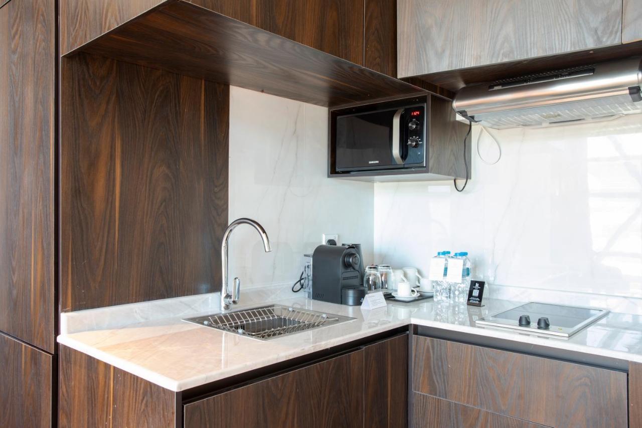 Century Marina Hotel - Lusail Kültér fotó A kitchen in a hotel