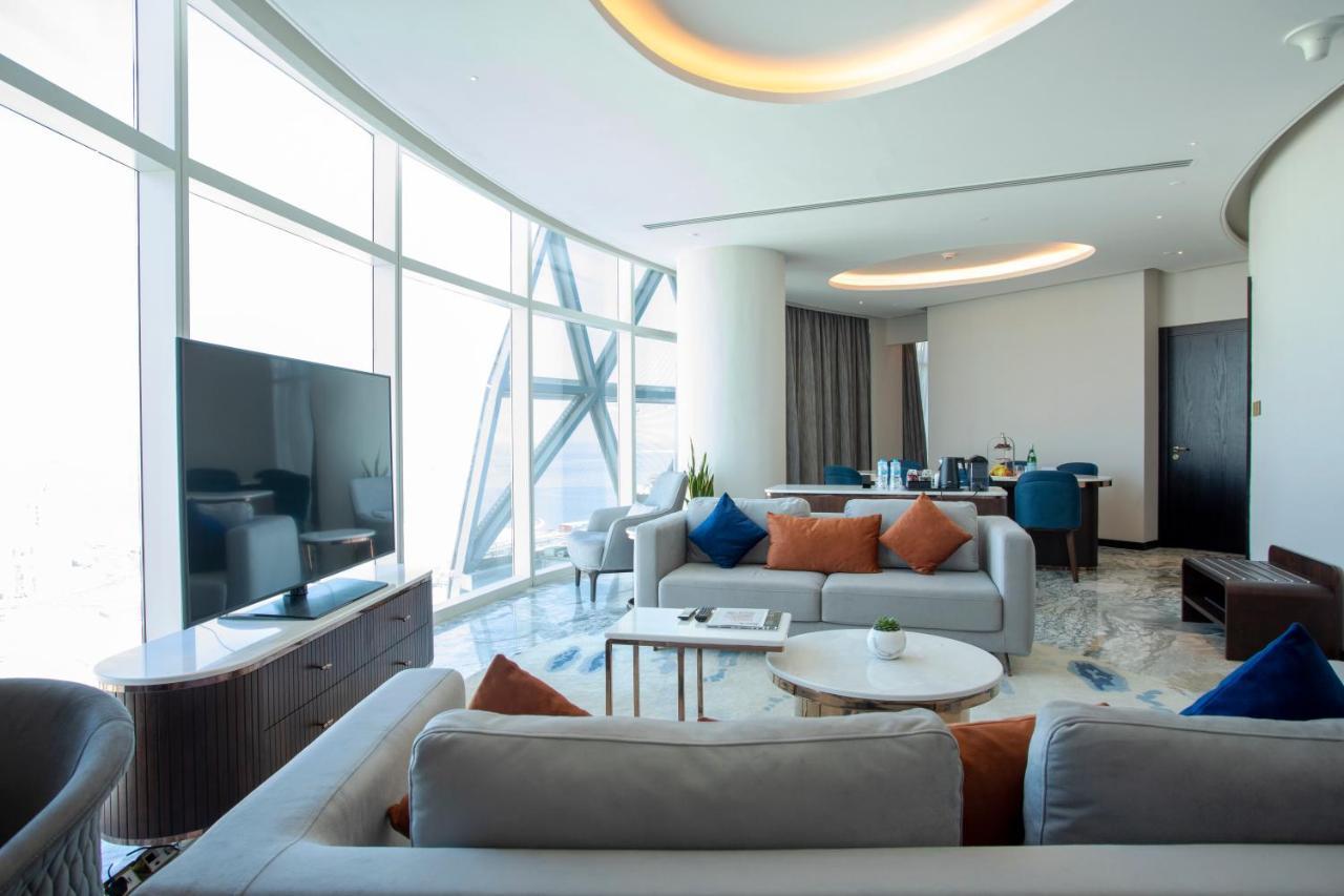 Century Marina Hotel - Lusail Kültér fotó A suite at the hotel