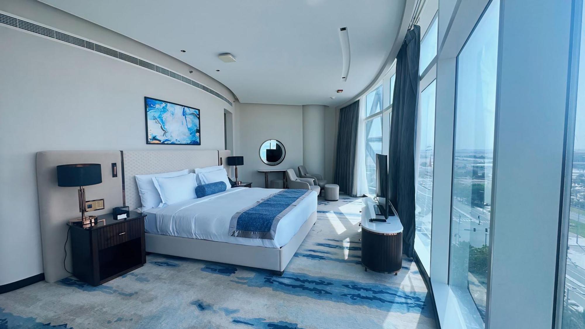 Century Marina Hotel - Lusail Kültér fotó A bedroom at the hotel